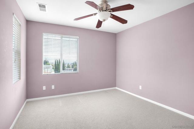 1670 Grasshopper Ln, Chula Vista CA: https://media.crmls.org/mediaz/ace53b2f-b406-49b9-9440-5cec0e79267b.jpg