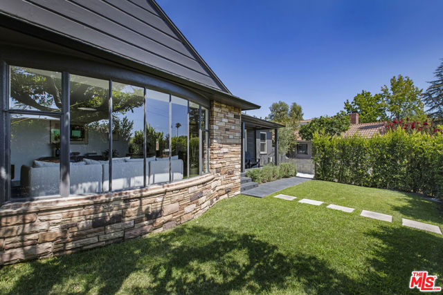 1471 Hill Drive, Los Angeles CA: https://media.crmls.org/mediaz/ace565f6-108b-45b7-8cdf-185523a94e12.jpg