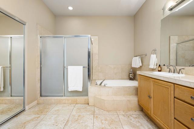 285 Kavenish Drive, Rancho Mirage CA: https://media.crmls.org/mediaz/ace56766-19aa-4664-b1f6-c4a91b1bb283.jpg