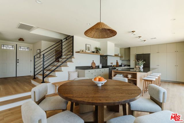 29204 Deep Shadow Drive, Agoura Hills CA: https://media.crmls.org/mediaz/ace58308-a6b2-48b6-9ffa-8e58ef7bb22e.jpg