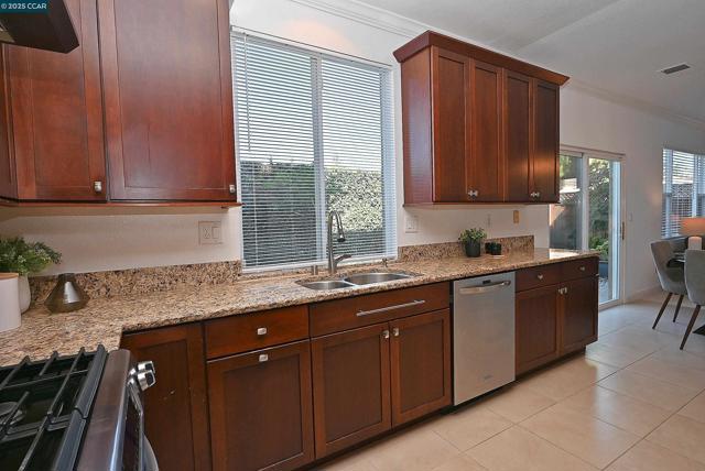230 Triana Way, San Ramon CA: https://media.crmls.org/mediaz/ace6545e-1325-43f2-860d-106f337920cd.jpg