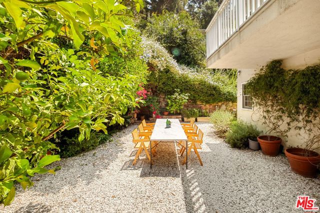2204 Stanley Hills Drive, Los Angeles CA: https://media.crmls.org/mediaz/ace68640-fec1-4da0-993a-daa8ce5d999f.jpg