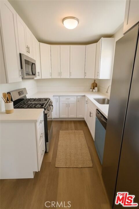 2627 San Marino Street, Los Angeles CA: https://media.crmls.org/mediaz/ace74428-6b8a-4483-bb23-cc77d06b038d.jpg