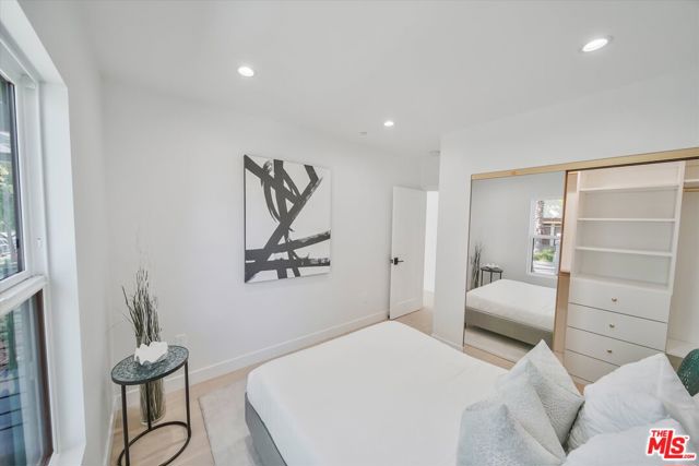 2021 Idaho Avenue, Santa Monica CA: https://media.crmls.org/mediaz/ace77bc8-16b9-43b6-b80f-cbbed6ad04eb.jpg