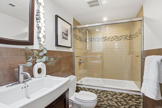 Detail Gallery Image 20 of 47 For 8008 Deerfield St, San Diego,  CA 92120 - 5 Beds | 4 Baths