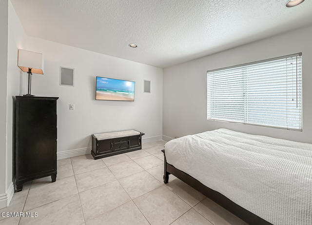 2848 Bayham Cir, Thousand Oaks CA: https://media.crmls.org/mediaz/ace80bb3-f9b3-42b8-9be7-3f8e0796ad52.jpg