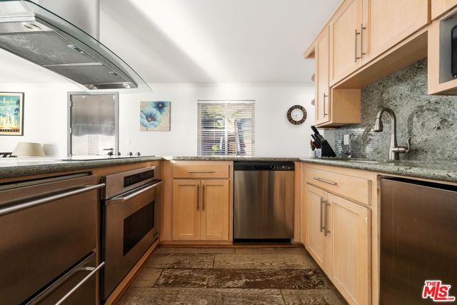 43000 Pacific Coast Highway, Malibu CA: https://media.crmls.org/mediaz/ace81a83-15a8-497a-b41a-5177022be947.jpg