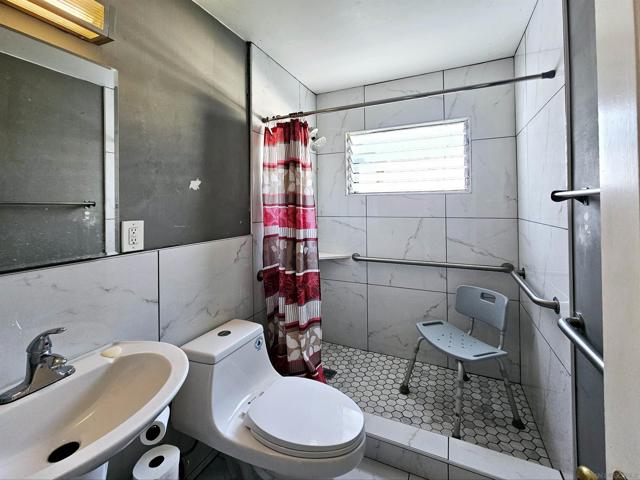 425 E 16Th St, National City CA: https://media.crmls.org/mediaz/ace845e8-bfd1-443c-8e6f-6d01210a6956.jpg