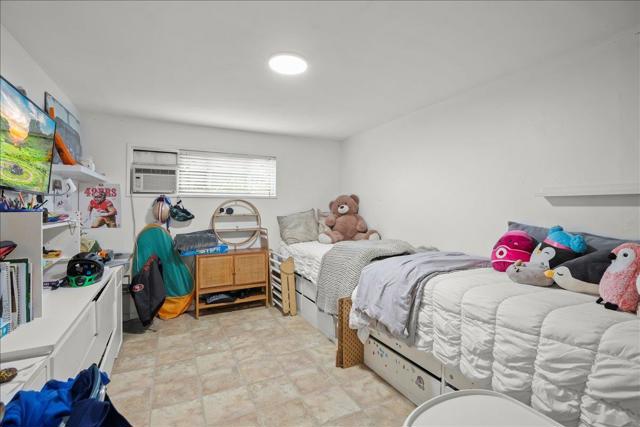 2934 San Juan Boulevard, Belmont CA: https://media.crmls.org/mediaz/ace8829f-30b4-49c4-b3d2-24f5f51fe174.jpg