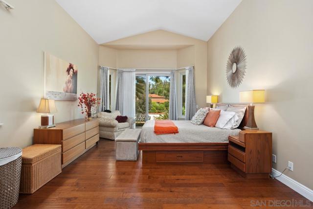 17635 Parlange Pl, San Diego CA: https://media.crmls.org/mediaz/ace8d05a-ee2e-4744-8555-e5d51548330a.jpg