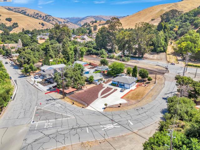 865 Old Canyon Road, Fremont CA: https://media.crmls.org/mediaz/ace9b0a5-86c7-4d1d-833c-a72c9f91c8bc.jpg