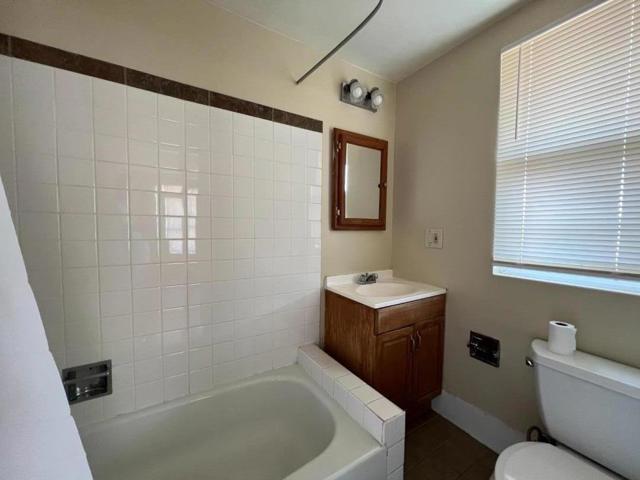 1617 17th Street, San Pablo CA: https://media.crmls.org/mediaz/ace9bb3f-2335-459b-9d74-7b97fecb46e4.jpg