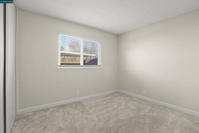 782 Ash Ct, Fairfield CA: https://media.crmls.org/mediaz/ace9eec0-2366-4bde-a3f6-4452a8b7bd91.jpg