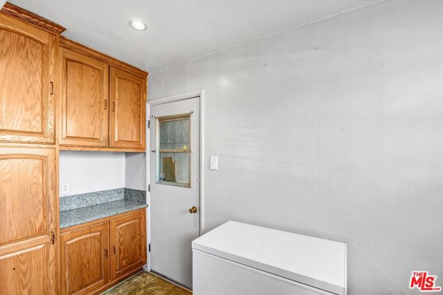 1616 W 108th Street, Los Angeles CA: https://media.crmls.org/mediaz/acea0e6c-5440-435f-bf84-931ee0a864f6.jpg