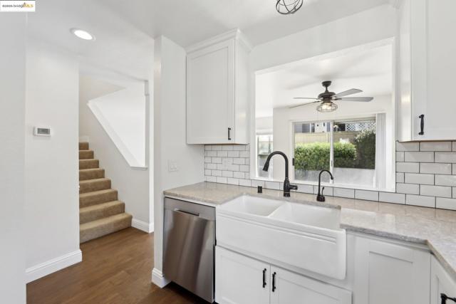 204 Pebblecreek Ct, Martinez CA: https://media.crmls.org/mediaz/acea95e8-d6f2-4b0f-83a3-e7c3fe8f9145.jpg