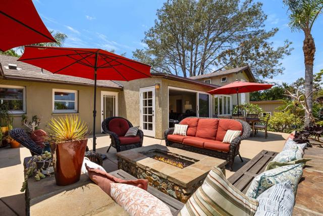 1567 Crest Drive, Encinitas CA: https://media.crmls.org/mediaz/aceae224-fa82-4d6f-9b7f-23c97a174922.jpg