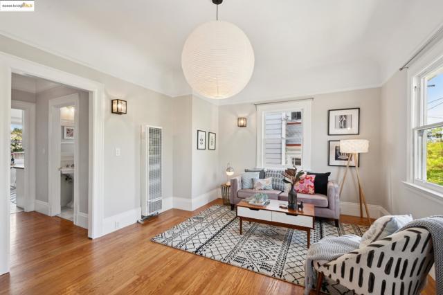 1042 Santa Clara Ave, Alameda CA: https://media.crmls.org/mediaz/aceb39cd-ba67-4ebe-a0e1-99b6a7d09bac.jpg