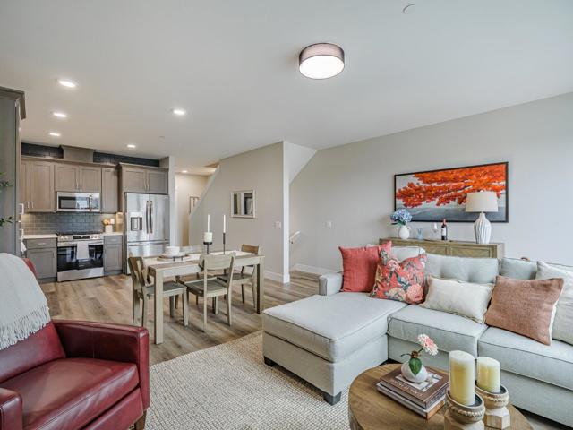 131 Aptos Village Way, Aptos CA: https://media.crmls.org/mediaz/acebcde7-f726-4203-aebb-425c35c82730.jpg