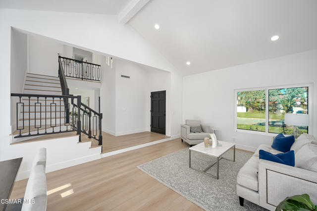 574 Nicole Drive, Newbury Park CA: https://media.crmls.org/mediaz/aceec41e-923b-4f2d-a354-7e83a357edea.jpg