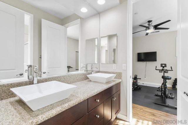 2957 Ranch Gate Rd, Chula Vista CA: https://media.crmls.org/mediaz/aceed325-4df7-45d2-bb82-85c478537771.jpg