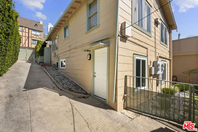8824 Harratt Street photo 15