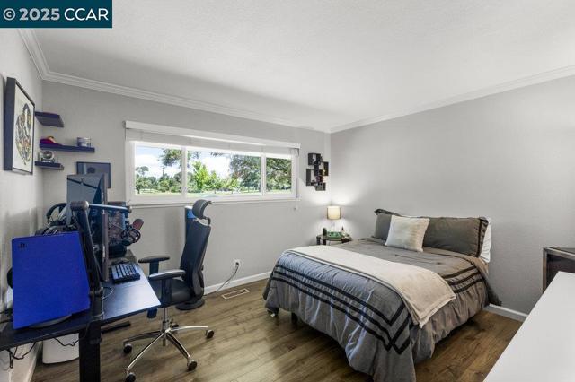 2302 Royal Oaks Dr, Alamo CA: https://media.crmls.org/mediaz/aceefeaa-c8b1-4468-9358-369b5bda638c.jpg