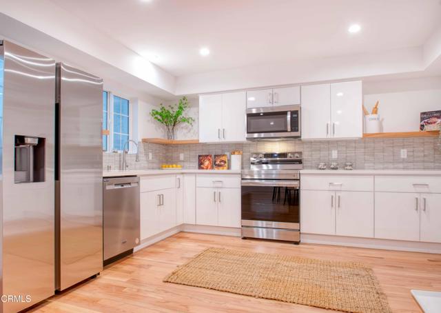 Detail Gallery Image 6 of 19 For 2327 1/2 Langdale Ave, Los Angeles,  CA 90041 - 3 Beds | 2/1 Baths