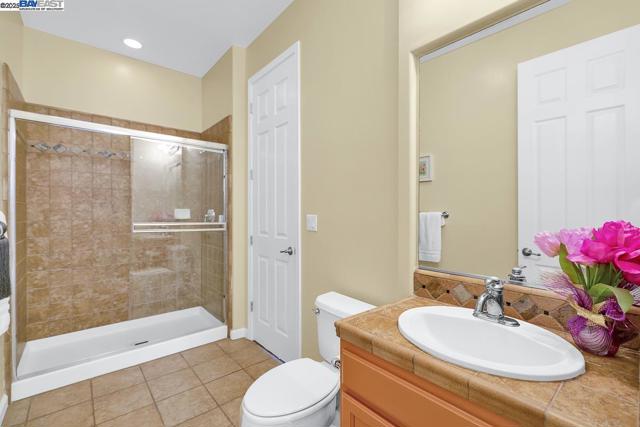 436 Wood Glen Dr, Richmond CA: https://media.crmls.org/mediaz/acf140a6-bb56-48cd-b18a-512f3f9b177d.jpg