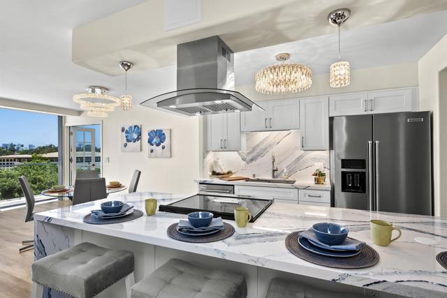 1820 Avenida del Mundo, Coronado CA: https://media.crmls.org/mediaz/acf15d33-8ef2-4448-b5cc-abe0155fb5ea.jpg