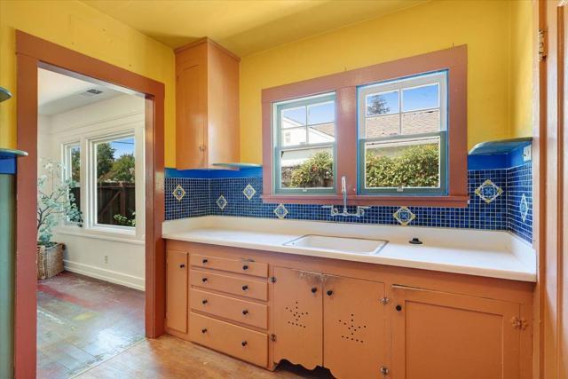 806 Seabright Avenue, Santa Cruz CA: https://media.crmls.org/mediaz/acf16ab1-cfc3-4dd7-8cd4-026de2031929.jpg