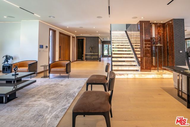 2717 Motor Avenue, Los Angeles CA: https://media.crmls.org/mediaz/acf1759d-d731-4faf-9629-9f0894cc4e06.jpg