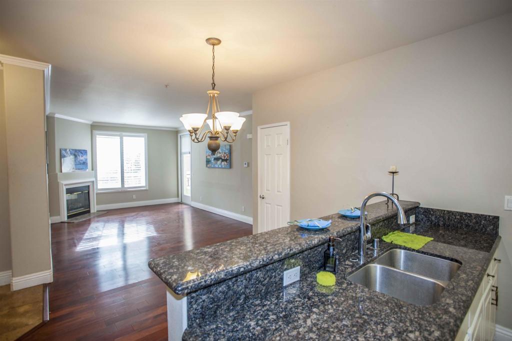 12362 Carmel Country Rd #G208