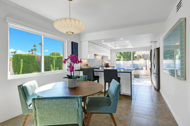 2101 Los Patos Drive, Palm Springs CA: https://media.crmls.org/mediaz/acf1f29c-8742-4e0b-b7fb-b0d3f62d6e09.jpg