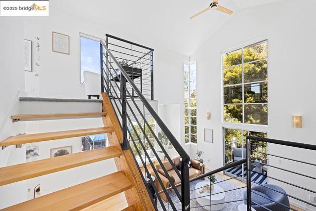 3927 Cerrito Ave, Oakland CA: https://media.crmls.org/mediaz/acf227cd-3705-4b1a-a3a2-f7acf7612b15.jpg
