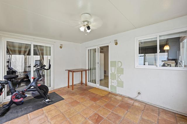 270 Chestnut Way, Oceanside CA: https://media.crmls.org/mediaz/acf356f7-611d-46c3-8ba8-40f91aaa8cb3.jpg