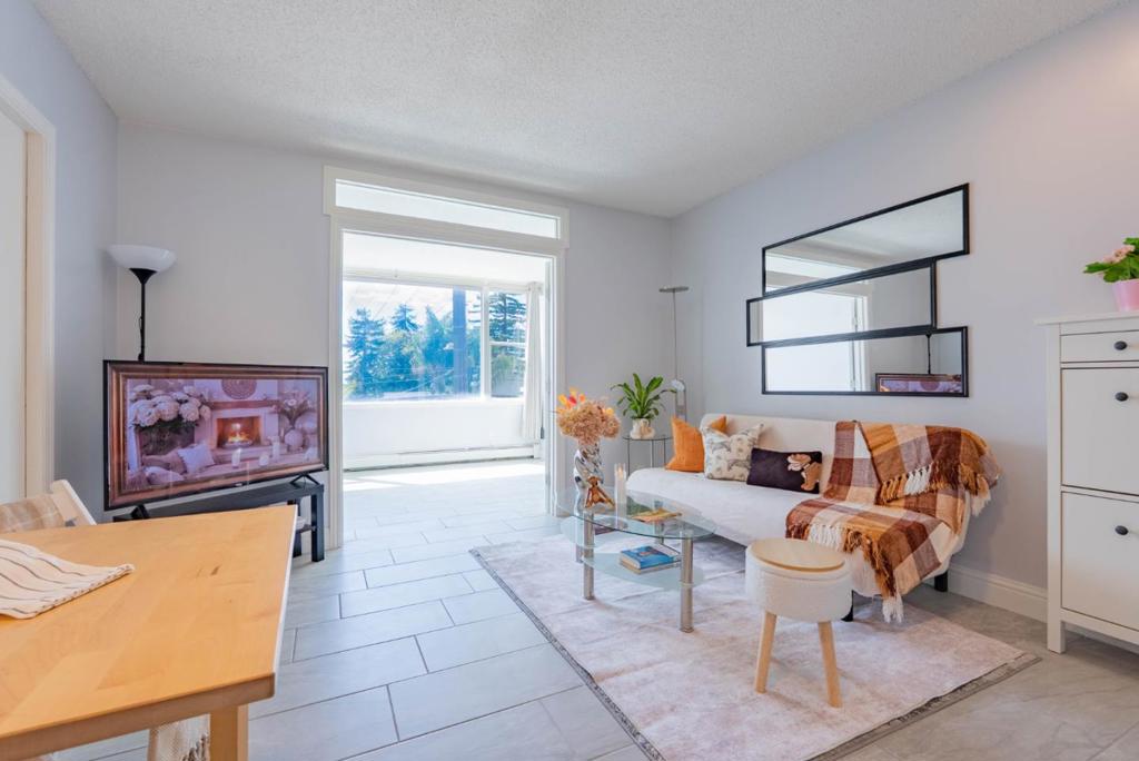 2601 College Avenue #208