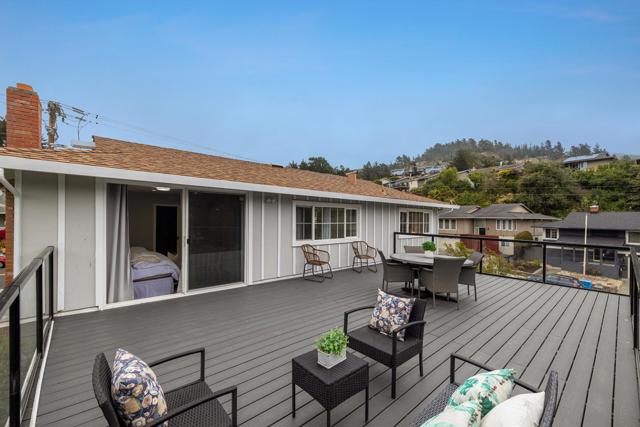 1001 Everglades Drive, Pacifica CA: https://media.crmls.org/mediaz/acf62d97-cd36-4424-9af2-fa3e17837d77.jpg