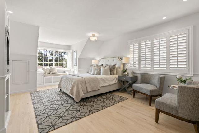 2982 Arguello Drive, Burlingame CA: https://media.crmls.org/mediaz/acf62e45-7781-41a0-89ef-5b48daa4e325.jpg