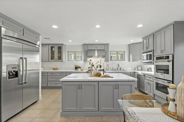 303 Lakeview Way, Redwood City CA: https://media.crmls.org/mediaz/acf6a04c-aff9-49ba-bf01-512701d1b196.jpg