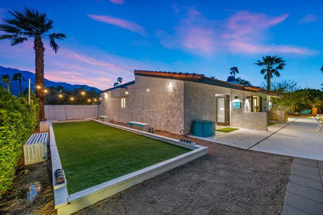 1862 N Nogales Way, Palm Springs CA: https://media.crmls.org/mediaz/acf8310c-4dc0-484e-a362-3edc343a9855.jpg