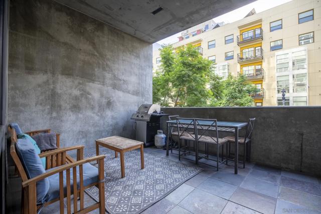1025 Island Ave, San Diego CA: https://media.crmls.org/mediaz/acf8631b-401e-43fb-a75f-111f88ba94ab.jpg