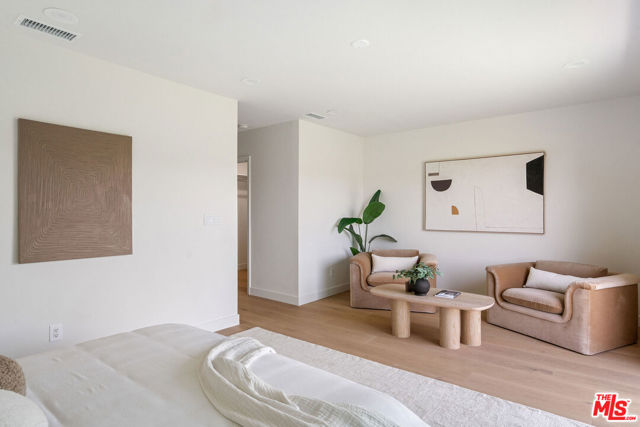 4731 Don Miguel Drive, Los Angeles CA: https://media.crmls.org/mediaz/acf8807e-a8ed-4943-9c34-4711f8ea7d1a.jpg