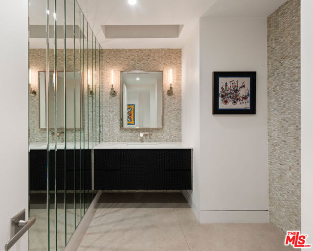 2630 EDEN Place, Beverly Hills CA: https://media.crmls.org/mediaz/acf88728-eccd-45f3-8d4d-a992f9d41fc2.jpg