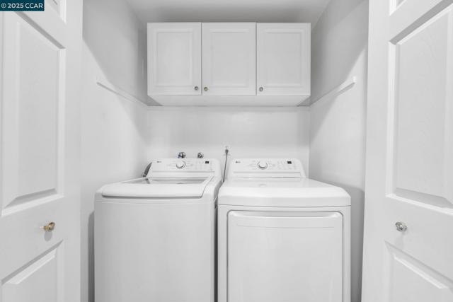 1081 San Ramon Valley Blvd, Danville CA: https://media.crmls.org/mediaz/acf8e086-2da6-440b-87cc-72331838bf63.jpg