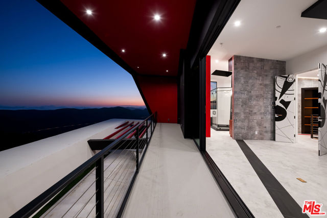 2514 Cayman Road, Malibu CA: https://media.crmls.org/mediaz/acf9d2c5-e2eb-4b2e-877e-070ec7ac882c.jpg