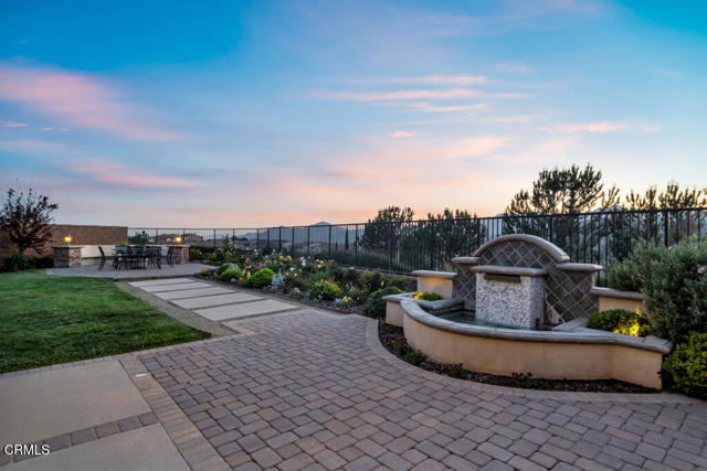 20752 Veneto Way, Porter Ranch CA: https://media.crmls.org/mediaz/acfa199b-6056-449a-a07d-6e3fcfe18e4f.jpg