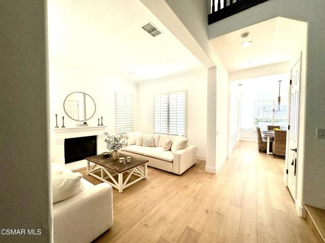 4984 Corral Street, Simi Valley CA: https://media.crmls.org/mediaz/acfa3203-2b3e-4214-8a7c-7a1336ee1698.jpg