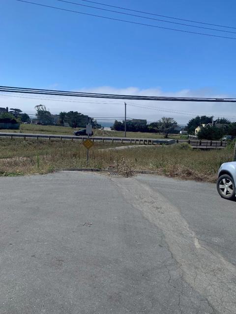 318 Coronado Avenue, Half Moon Bay CA: https://media.crmls.org/mediaz/acfa3c8b-8543-40fc-91c1-b0390d128b32.jpg