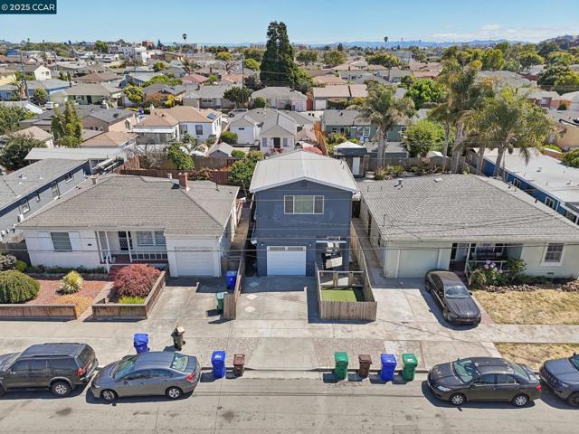 2110 Hellings Avenue, Richmond CA: https://media.crmls.org/mediaz/acfb1f15-225e-4996-ac2f-81e0875f7ecc.jpg
