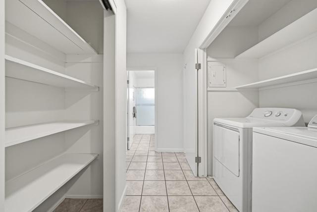 1451 Tyler Park Way, Mountain View CA: https://media.crmls.org/mediaz/acfb1fe1-ec02-402f-b463-a8759e02c529.jpg